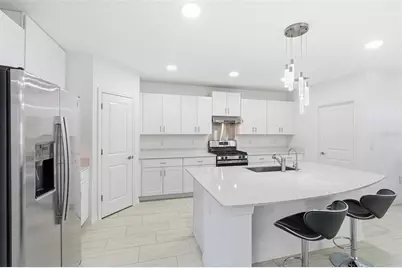 35132 Ackley Trace, Zephyrhills, FL 33541 - Photo 6