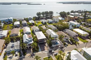 2511 Avenue C, Bradenton Beach, FL 34217 - Photo 24