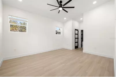 1901 43rd Street S, Saint Petersburg, FL 33711 - Photo 10