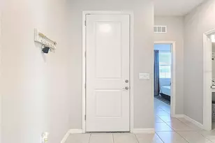 9526 Clarkwild Pl, Seffner, FL 33584 - Photo 4