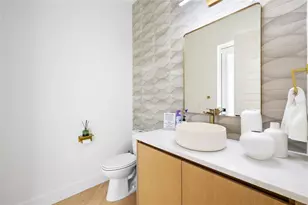 910 W W St, Tampa, FL 33602 - Photo 20
