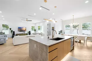 910 W W St, Tampa, FL 33602 - Photo 14
