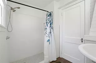 725 8th St N, Saint Petersburg, FL 33701 - Photo 34