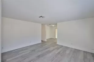 11507 Valencia Dr, Seffner, FL 33584 - Photo 6