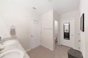 8112 Bilston Village Ln, Gibsonton, FL 33534 - Photo 30