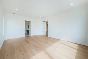 7981 2nd Ave S, Saint Petersburg, FL 33707 - Photo 14