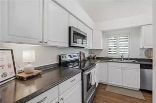 11106 Windpoint Dr W, Tampa, FL 33635 - Photo 14