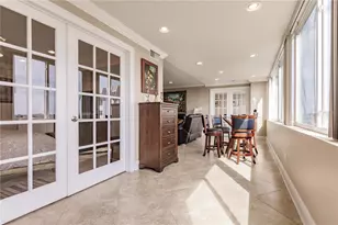 1055 W Peppertree Dr, Sarasota, FL 34242 - Photo 2