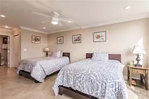 1055 W Peppertree Dr, Sarasota, FL 34242 - Photo 16