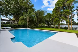 18010 Clear Lake Dr, Lutz, FL 33548 - Photo 48