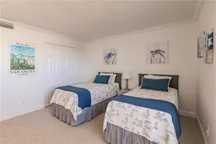1055 W Peppertree Dr, Sarasota, FL 34242 - Photo 22
