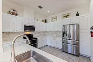 300 Newbury Pl N, Saint Petersburg, FL 33716 - Photo 10