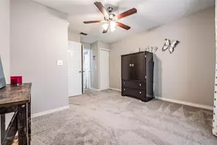 23205 Club Villas Dr, Land O Lakes, FL 34639 - Photo 24