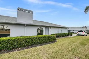 23205 Club Villas Dr, Land O Lakes, FL 34639 - Photo 4