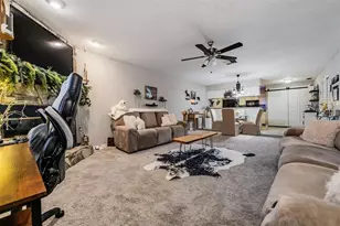 23205 Club Villas Dr, Land O Lakes, FL 34639 - Photo 8