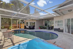 402 Village Dr, Tarpon Springs, FL 34689 - Photo 2