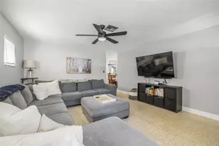 744 63rd Ave N, Saint Petersburg, FL 33702 - Photo 6