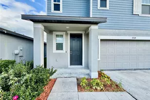 3204 Fresno Pl, Zephyrhills, FL 33541 - Photo 2