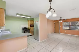 1715 W Overpar Dr, Tampa, FL 33612 - Photo 16