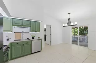 821 Pine St, Tarpon Springs, FL 34689 - Photo 10