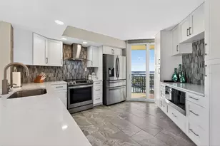 690 Island Way, Clearwater Beach, FL 33767 - Photo 6