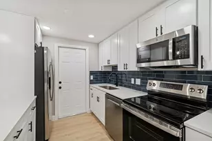 8818 Auburn Way, Tampa, FL 33615 - Photo 18