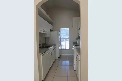 8713 N Tangerine Place, Tampa, FL 33617 - Photo 4