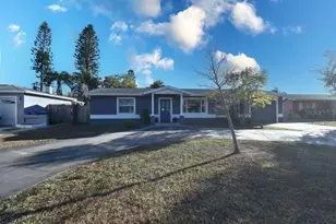 5952 52nd Ave N, Kenneth City, FL 33709 - Photo 2