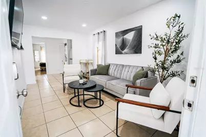 1361 29th Street S, Saint Petersburg, FL 33712 - Photo 4