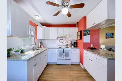 4042 Arkansas Avenue NE, Saint Petersburg, FL 33703 - Photo 6