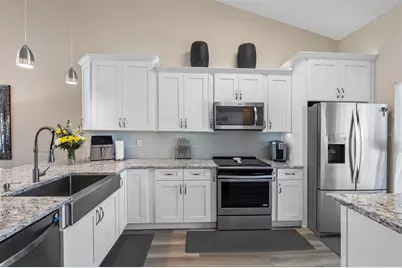 193 Sun Isle Circle, Treasure Island, FL 33706 - Photo 8