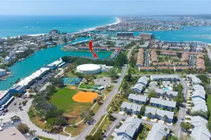 12140 Capri Cir S, Treasure Island, FL 33706 - Photo 4
