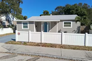 2020 13th St S, Saint Petersburg, FL 33705 - Photo 2