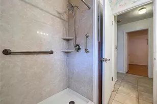 1002 Bay Breeze Terrace, Largo, FL 33770 - Photo 32