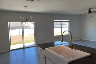 1703 Johnson Pointe Dr, Plant City, FL 33566 - Photo 4