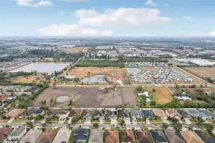 1303 Parker Den Dr, Ruskin, FL 33570 - Photo 50