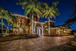 9209 Silverthorn Rd, Seminole, FL 33777 - Photo 2