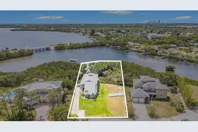 734 Weedon Drive NE, Saint Petersburg, FL 33702 - Photo 1