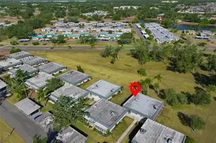 1811 Bedford Ln, Sun City Center, FL 33573 - Photo 2