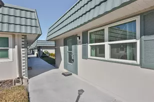 1811 Bedford Ln, Sun City Center, FL 33573 - Photo 4