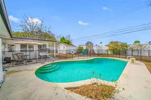 1268 Robin Hood Ln, Dunedin, FL 34698 - Photo 2