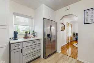 5550 Kelly Dr N, Saint Petersburg, FL 33703 - Photo 6