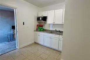 8026 Jackson Springs Rd, Tampa, FL 33615 - Photo 26