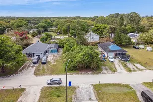 1335 25th Ave SW, Vero Beach, FL 32962 - Photo 1