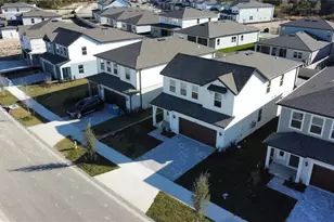 33424 Binding Ties Ln, Wesley Chapel, FL 33545 - Photo 8