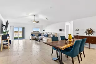 15217 Zircon Red Dr, Wimauma, FL 33598 - Photo 4
