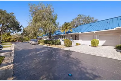 1683 Watermark Circle NE, Saint Petersburg, FL 33702 - Photo 36