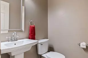 1683 Watermark Cir NE, Saint Petersburg, FL 33702 - Photo 28