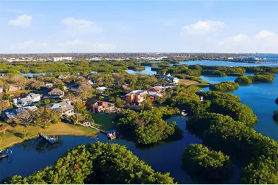 9017 Baywood Park Drive, Seminole, FL 33777 - Photo 12