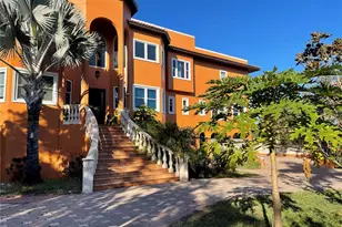 9017 Baywood Park Dr, Seminole, FL 33777 - Photo 1